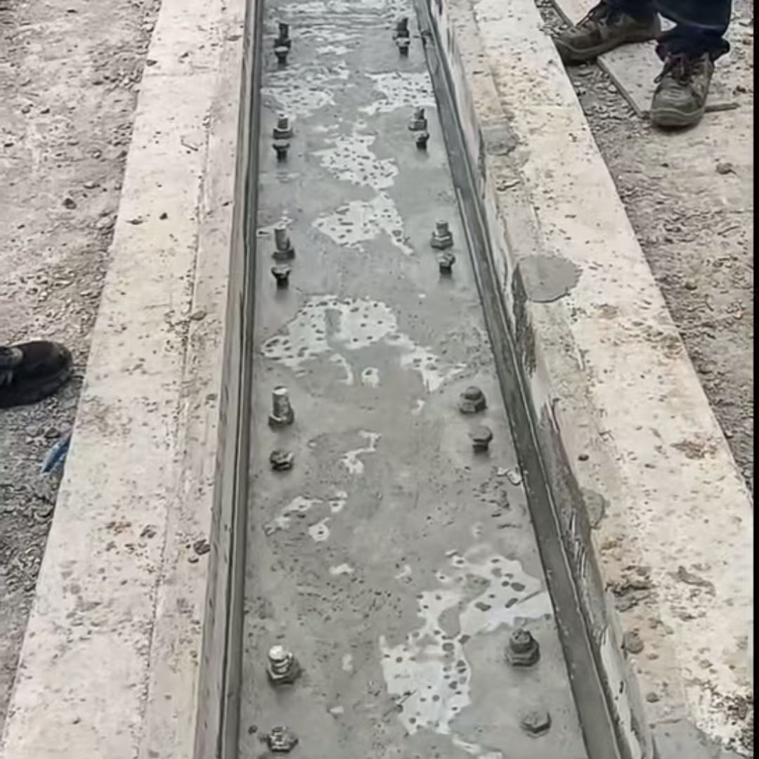 龙沙港口码头起重机龙门吊重型机械设备稳固用早强快凝轨道胶泥